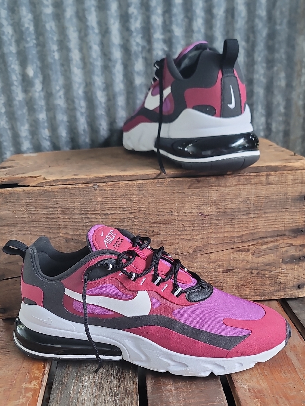 Nike Air Max 270 React "Red/Vivid Purple" Mens 11  Like New Ships Today
